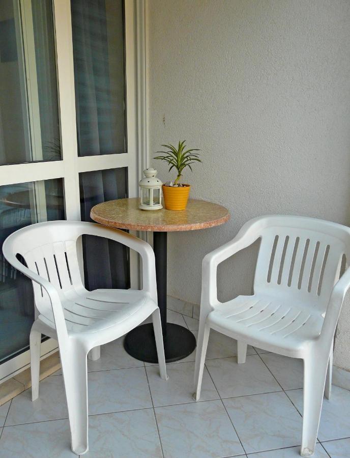 Apartments By The Sea Drvenik Donja Vala, Makarska - 6756 Exterior photo