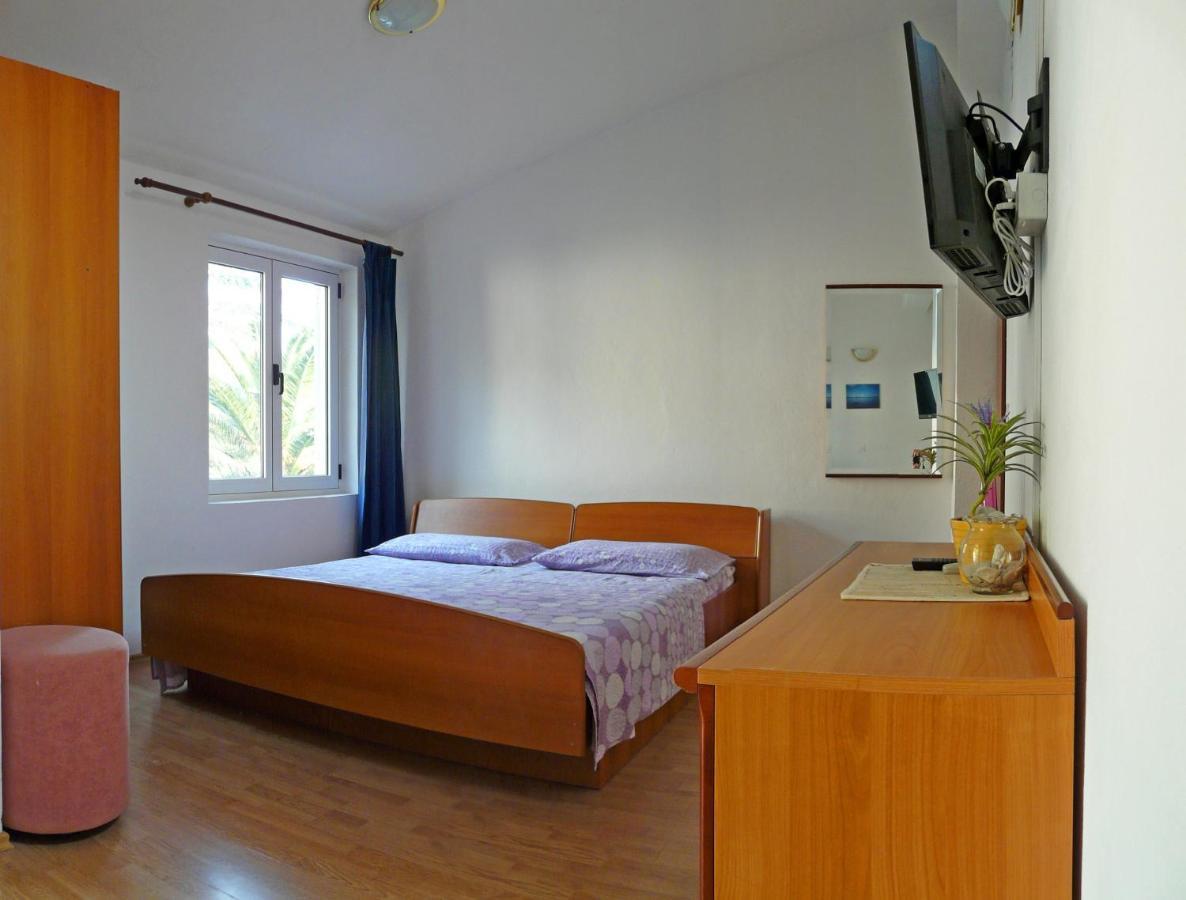 Apartments By The Sea Drvenik Donja Vala, Makarska - 6756 Exterior photo
