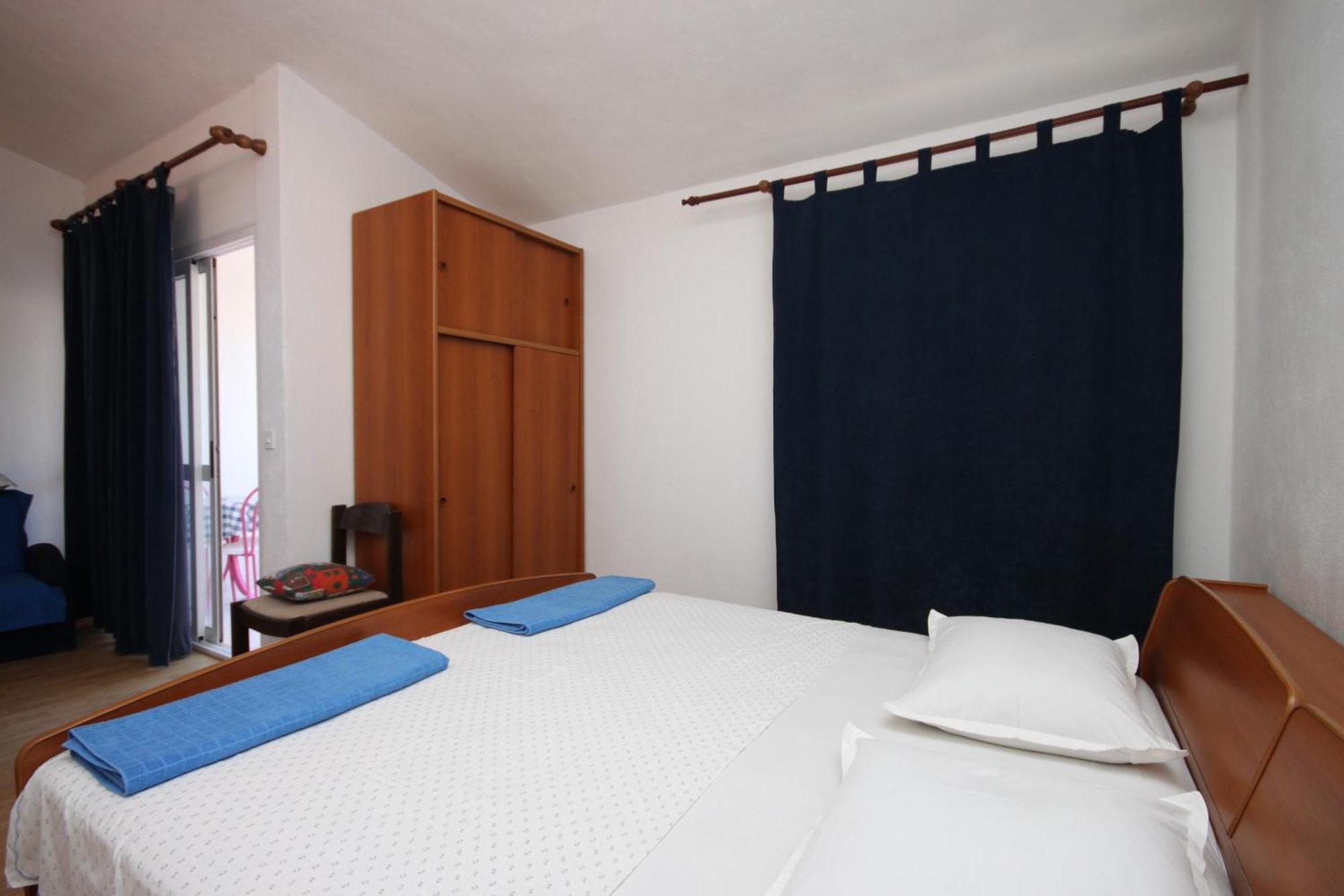 Apartments By The Sea Drvenik Donja Vala, Makarska - 6756 Room photo